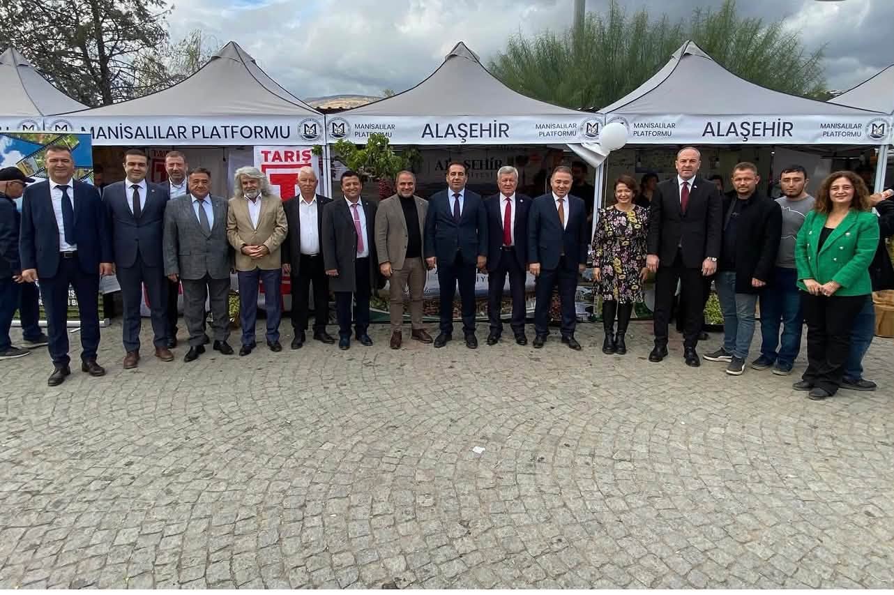 Ba�kan�m�z �zmir'de d�zenlenen Manisal�lar G�n� etkinli�ine Kat�l�m Sa�lad�.